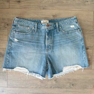 Madewell curvy relaxed mid length denim shorts - size 32
